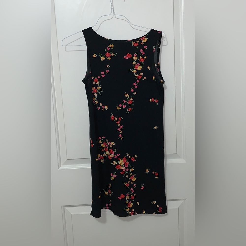 Women’s dress